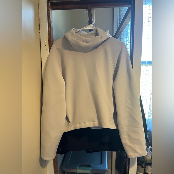Lululemon alpine white sweatshirt - Picture 2 of 7
